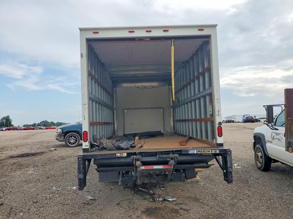 2019 Ford E-350 VIN 1FDWE3FS8KDC32925 COPART salvage auction — FRONT END, Al - Cert Of Title-Salvage Title, sold $2,650 on 2026-07-30 (photo 6)