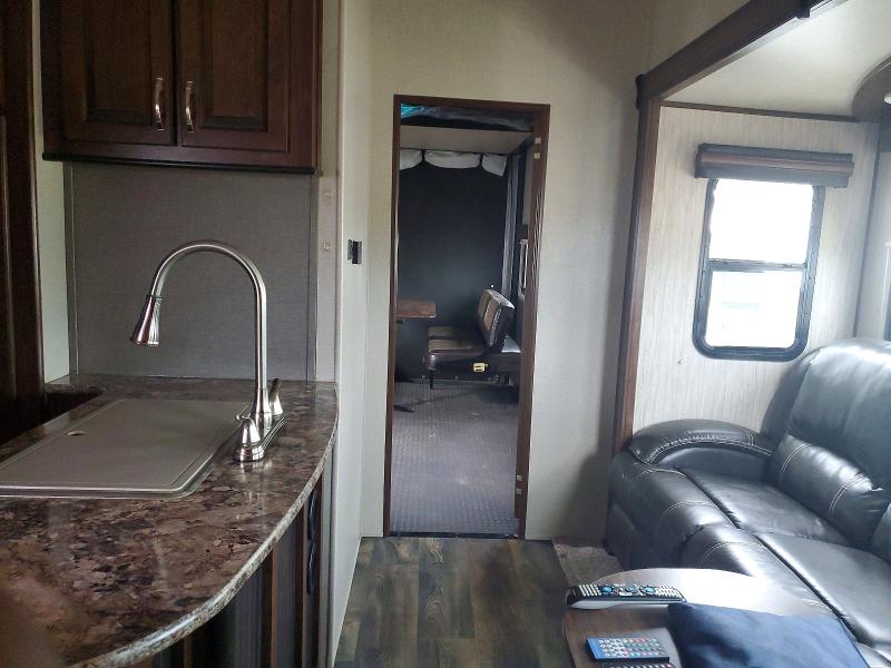 2018 Heartland rv VIN 5SFCB3722JE357293 COPART salvage auction — FRONT END, GA - CERTIFICATE OF TITLE, sold $3,300 on 2026-07-28 (photo 6)