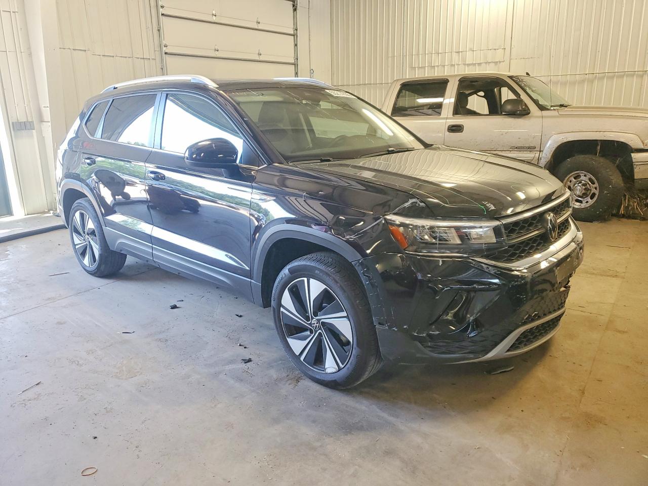 2024 Volkswagen Taos VIN 3VVVX7B28RM019951 COPART salvage auction — Front End, MN - CERT OF TITLE-SALVAGE, sold $9,400 on 2026-07-09 (photo 4)
