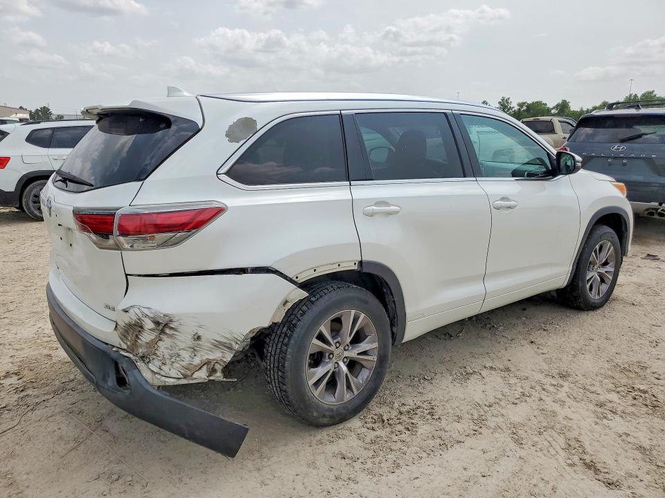 2014 Toyota Highlander VIN 5TDKKRFH6ES020715 COPART salvage auction — REAR END, Tx - Salvage Vehicle Title, sold $5,800 on 2026-07-31 (photo 3)