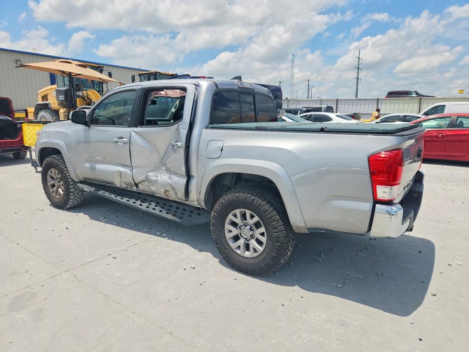2017 Toyota Tacoma VIN 5TFAZ5CN4HX037702 COPART salvage auction — SIDE, TX - SALVAGE VEHICLE TITLE, sold $10,600 on 2026-07-28 (photo 2)