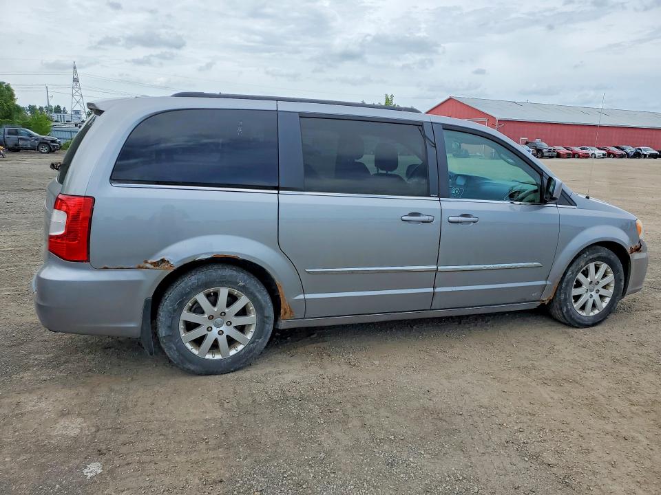 2013 Chrysler Voyager VIN 2C4RC1BG2DR670904 COPART salvage auction — UNDERCARRIAGE, On - Permit No Brand - Unfit, sold $450 on 2026-07-23 (photo 3)