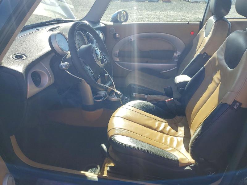 2003 Mini Cooper VIN WMWRC33443TE15792 COPART salvage auction — MINOR DENT/SCRATCHES, CA - DIS/DLR/EXP ONLY CLEAN TITLE, sold $500 on 2026-07-02 (photo 7)