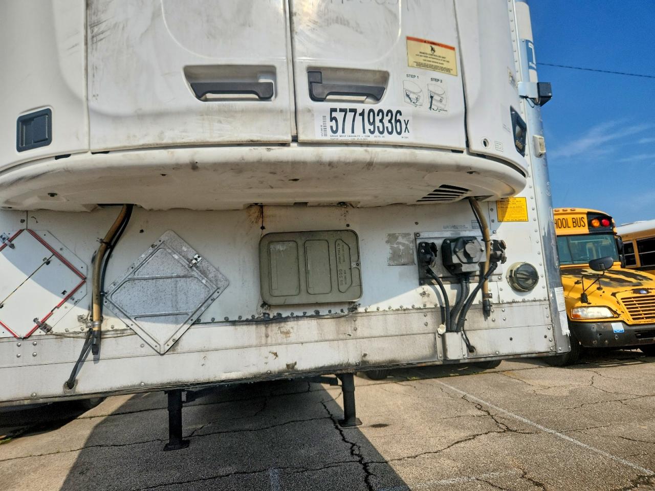2015 Utility Trailer Manufacture VIN 1UYVS2536FU226819 COPART salvage auction — Minor Dent/Scratches, NE - CERT OF TITLE-SALVAGE, sold $6,300 on 2026-07-09 (photo 8)