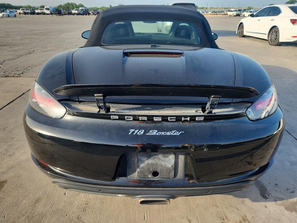 2019 Porsche Boxster VIN WP0CA2A88KS211061 COPART salvage auction — WATER/FLOOD, Tx - Salvage Title-Flood Damage, sold $15,100 on 2026-07-09 (photo 6)