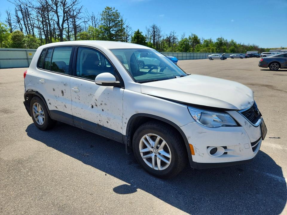 2011 Volkswagen Tiguan VIN WVGBV7AX2BW524096 COPART salvage auction — FRONT END, Ny - Mv-907A Salvage Certificate, sold $500 on 2026-07-15 (photo 4)