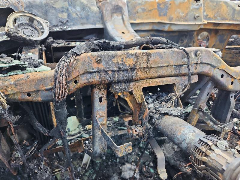 2015 Chrysler 300 VIN 2C3CCAGG2FH899742 COPART salvage auction — BURN, PA - CERTIFICATE OF SALVAGE, sold $275 on 2026-07-02 (photo 9)
