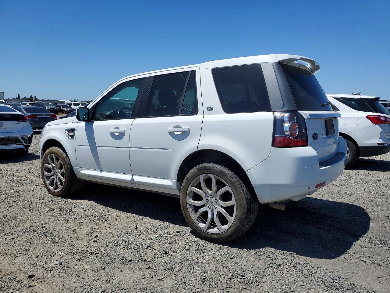 2013 Land Rover LR2 VIN SALFR2BG3DH379338 COPART salvage auction — Normal Wear, CA - DIS/DLR/EXP ONLY CLEAN TITLE, sold $100 on 2026-06-30 (photo 2)
