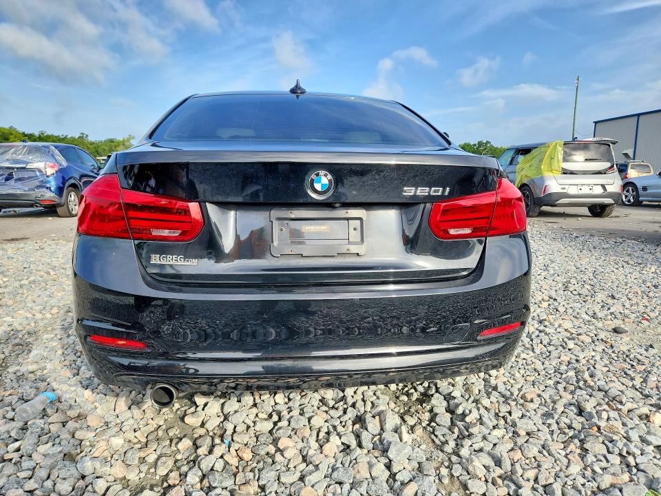 2018 BMW 3er VIN WBA8A9C5XJAH14726 COPART salvage auction — MINOR DENT/SCRATCHES, FL - CERTIFICATE OF TITLE, sold $1,050 on 2026-07-13 (photo 6)