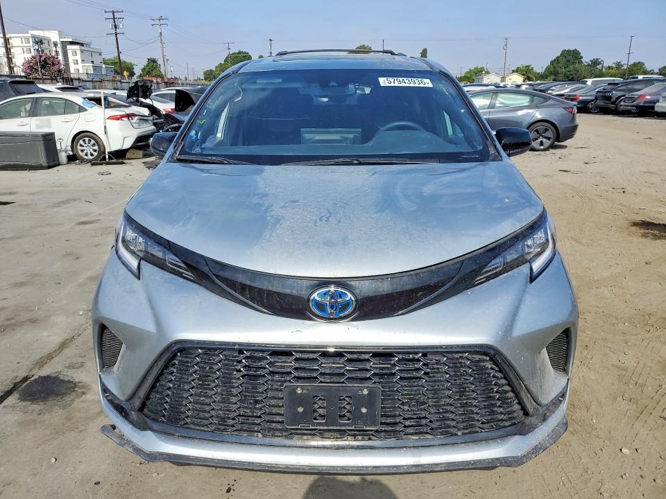 2025 Toyota Sienna VIN 5TDDSKFC1SS166407 COPART salvage auction — ROLLOVER, AZ - DIS/DLR/EXP ONLY SALVAGE TITLE, sold $17,000 on 2026-07-29 (photo 5)