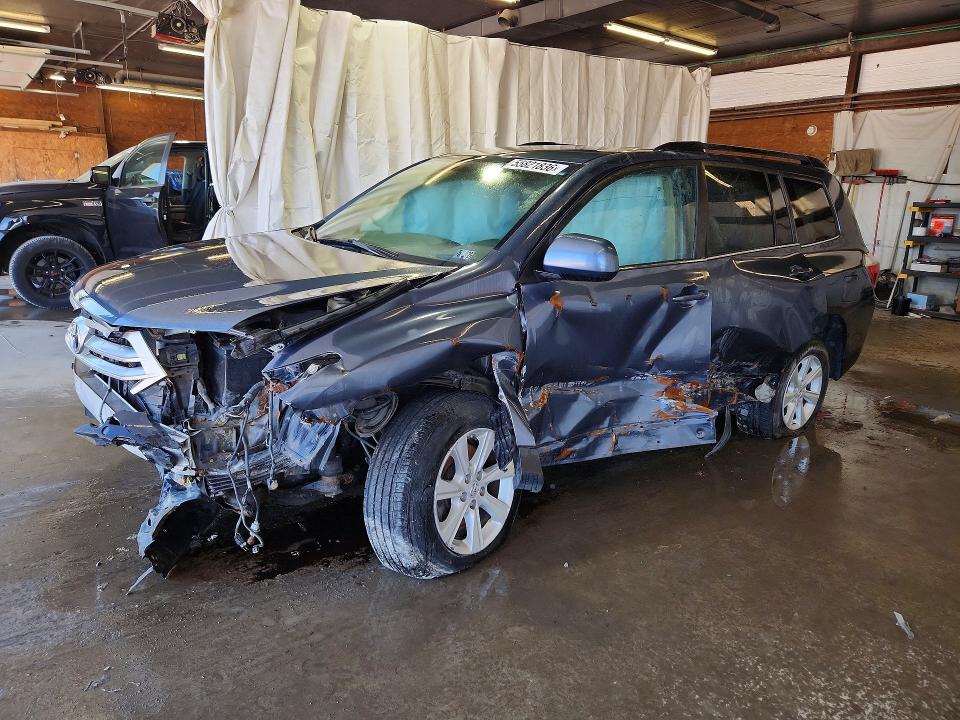 2013 Toyota Highlander VIN 5TDBK3EH2DS270577 COPART salvage auction — SIDE, Pa - Certificate Of Salvage, sold $3,250 on 2026-07-30 (photo 1)