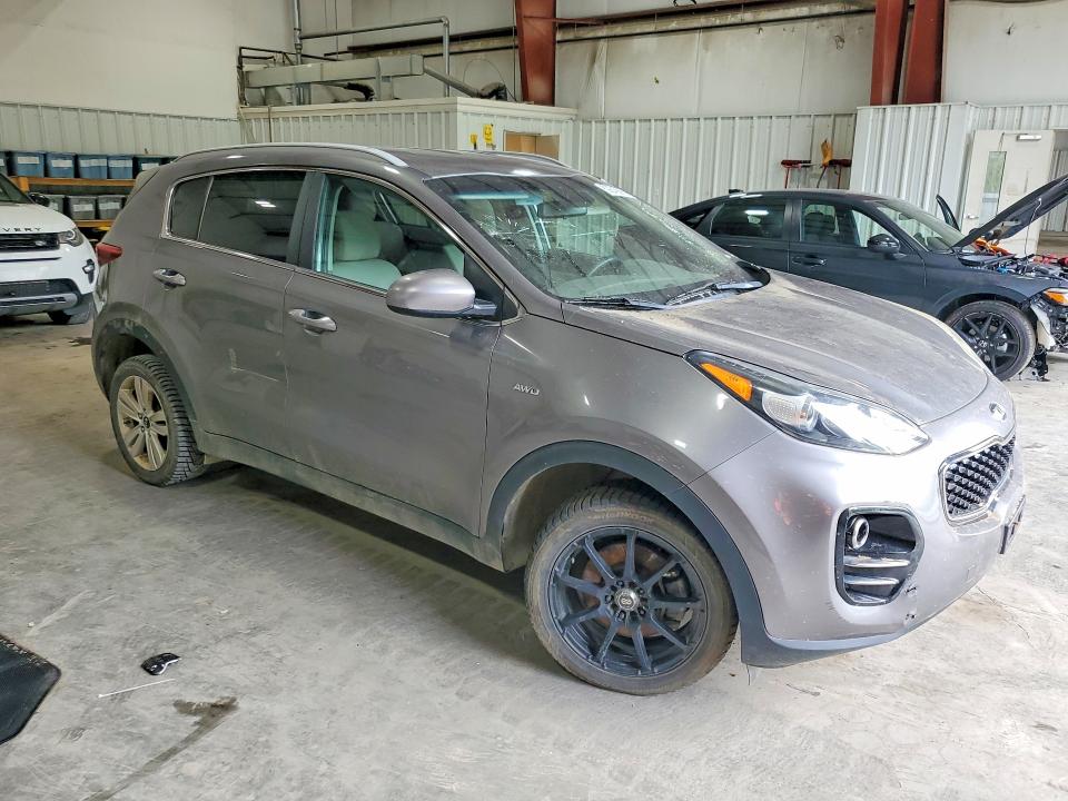 2019 Kia Sportage VIN KNDPMCAC8K7556239 COPART salvage auction — MINOR DENT/SCRATCHES, Vt - Certificate Of Title, sold $2,800 on 2026-07-22 (photo 4)