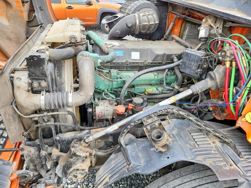 2016 Volvo VIN 4V4NC9EHXGN957379 COPART salvage auction — FRONT END, Co - Public - Salvage Title, sold $275 on 2026-07-30 (photo 7)