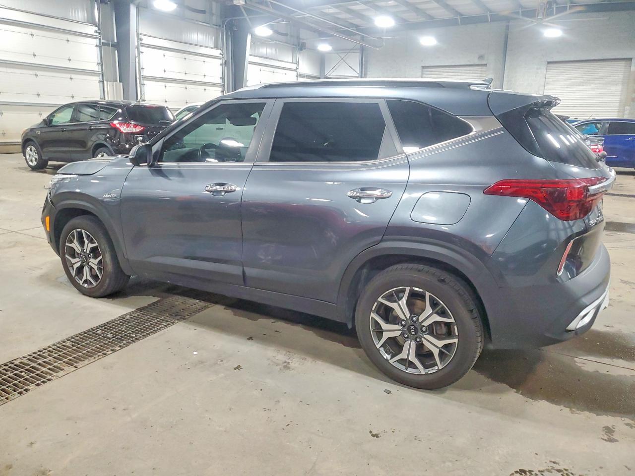 2021 Kia Seltos VIN KNDERCAA1M7121833 COPART salvage auction — Front End, MO - SALVAGE CERTIFICATE OF TITLE, sold $7,900 on 2021-01-08 (photo 2)