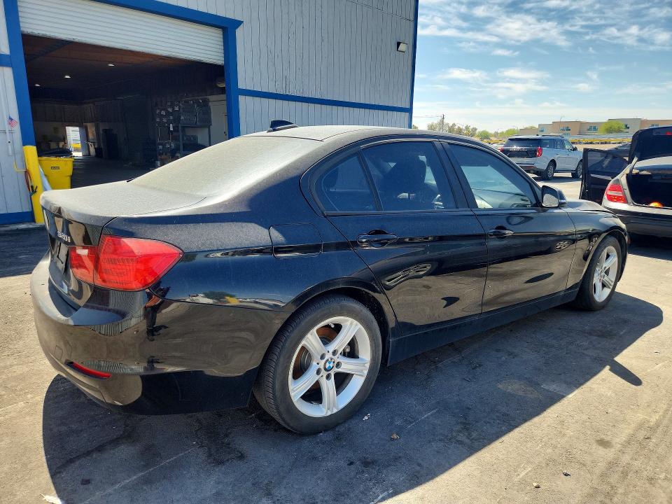 2015 BMW VIN WBA3B1G54FNT04228 COPART salvage auction — MINOR DENT/SCRATCHES, Nv - Lien Papers, Clean Title, sold $725 on 2026-07-29 (photo 3)
