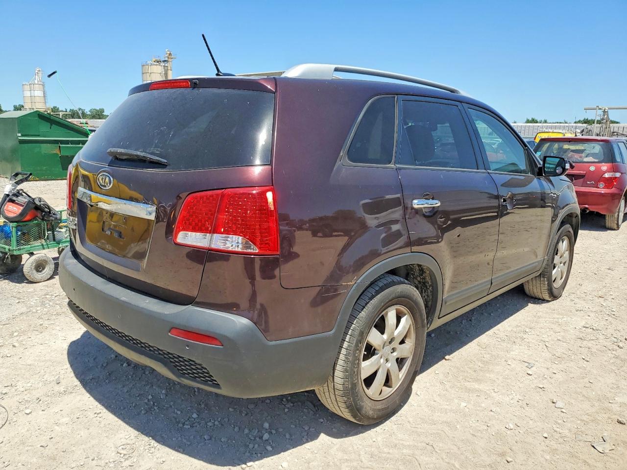 2012 Kia Sorento VIN 5XYKT3A63CG248598 COPART salvage auction — Front End, MO - DEALER ONLY CLEAN TITLE, sold $550 on 2026-07-09 (photo 4)
