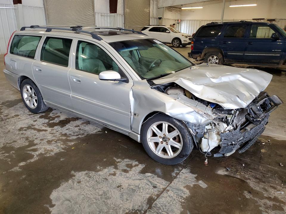 2005 Volvo V70 VIN YV1SW592352491131 COPART salvage auction — FRONT END, Mn - Cert Of Title-Prior Salvage, sold $475 on 2026-07-13 (photo 4)