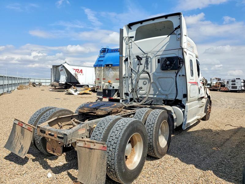 2019 Freightliner Cascadia 126 VIN 3AKJHHDRXKSKP5801 COPART salvage auction — SIDE, TX - SALVAGE VEHICLE TITLE, sold $10,300 on 2026-07-09 (photo 4)