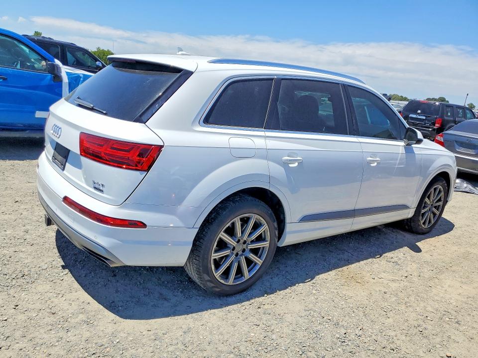 2018 Audi Q7 VIN WA1LAAF70JD016384 COPART salvage auction — UNDERCARRIAGE, CA - SALVAGE CERTIFICATE, sold $6,300 on 2026-07-14 (photo 3)