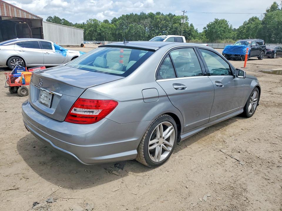 2014 Mercedes-benz VIN WDDGF4HB9EA946230 COPART salvage auction — WATER/FLOOD, La - Cert Of Title-Salvage Flood, sold $275 on 2026-07-14 (photo 3)