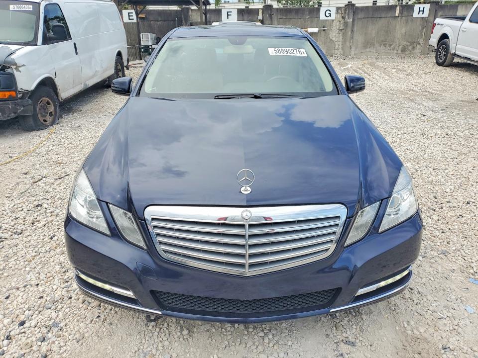 2012 Mercedes-benz E-klasse VIN WDDHF8JBXCA552271 COPART salvage auction — SIDE, Fl - Cert Of Title Slvg Rebuildable, sold $1,950 on 2026-07-17 (photo 5)
