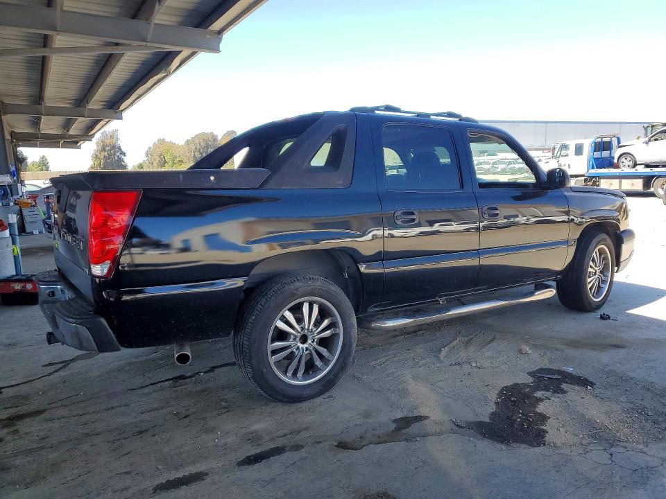2006 Chevrolet Avalanche VIN 3GNEC12Z56G139731 COPART salvage auction — MINOR DENT/SCRATCHES, Ca - Dis/Dlr/Exp Only Clean Title, sold $700 on 2026-07-02 (photo 3)