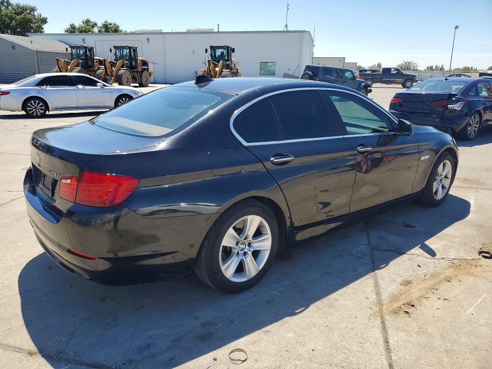 2013 BMW VIN WBAXG5C59DDY33838 COPART salvage auction — MINOR DENT/SCRATCHES, Ca - Dis/Dlr/Exp App For Dup Salvag, sold $450 on 2026-07-05 (photo 3)