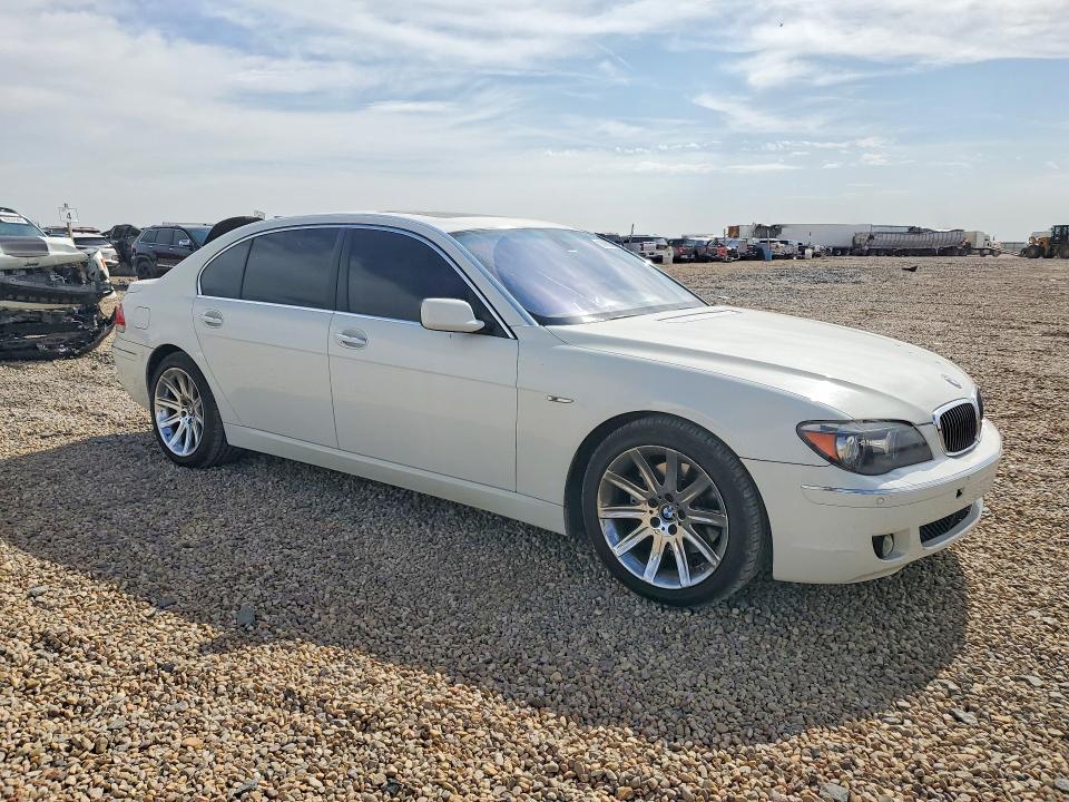 2006 BMW 7 series VIN WBAHN83556DT63581 COPART salvage auction — MINOR DENT/SCRATCHES, IN - CERTIFICATE OF TITLE, sold $100 on 2026-07-28 (photo 4)
