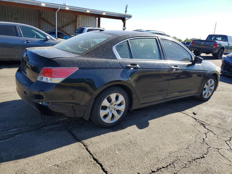 2009 Honda Accord VIN 1HGCP26859A115199 COPART salvage auction — SIDE, Co - Public - Salvage Title, sold $525 on 2026-07-09 (photo 3)
