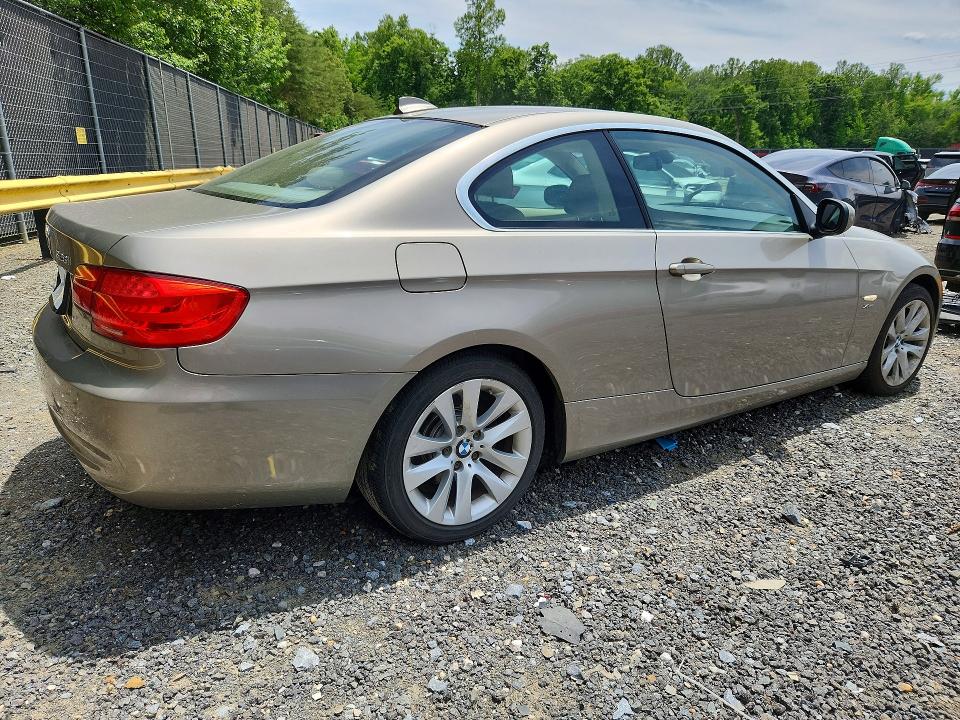 2011 BMW 3er VIN WBAKF5C59BE656079 COPART salvage auction — MINOR DENT/SCRATCHES, Md - Cert Of Salvage > 75% Damage, sold $850 on 2026-07-24 (photo 3)