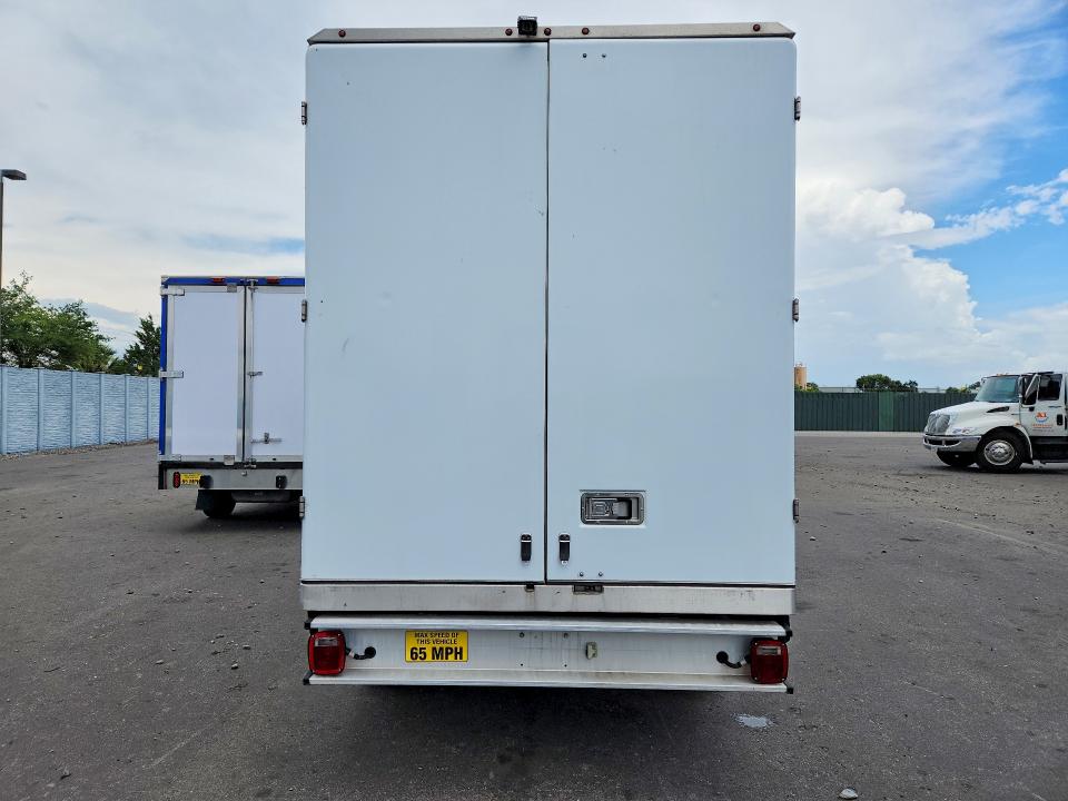 2023 Ford Econoline VIN 1FDWE3FK9PDD08479 COPART salvage auction — MINOR DENT/SCRATCHES, Fl - Certificate Of Title, sold $11,500 on 2026-07-29 (photo 6)