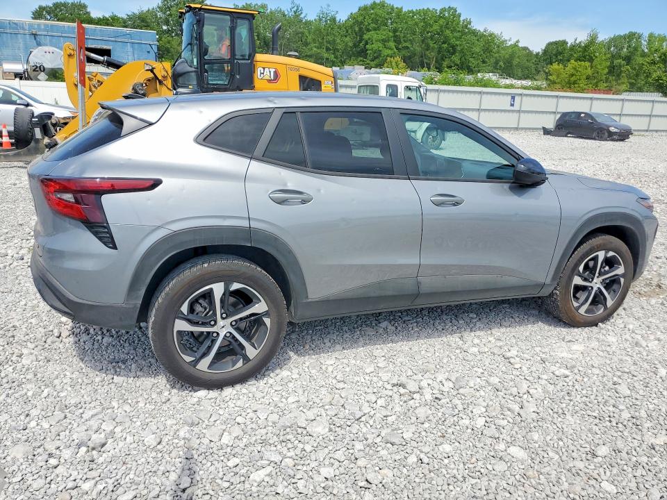 2026 Chevrolet Trax VIN KL77LGEP3TC029190 COPART salvage auction — HAIL, Salvage Title, sold $8,600 on 2026-07-10 (photo 3)