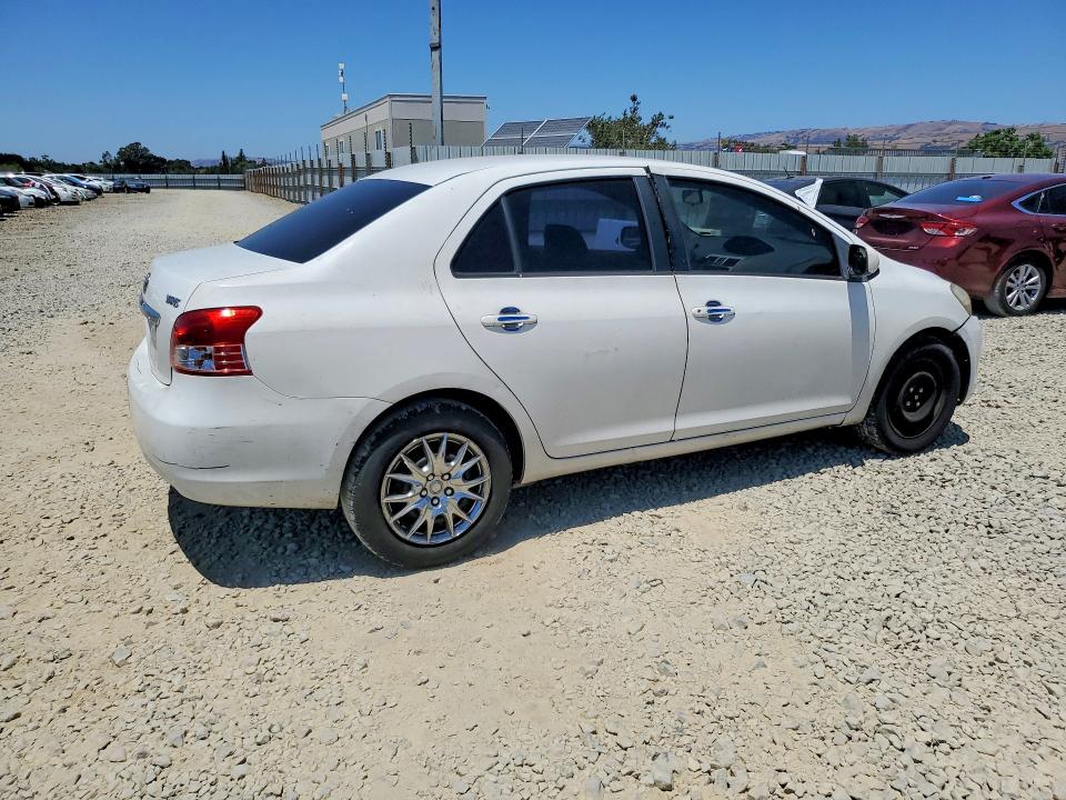 2007 Toyota Yaris VIN JTDBT923171015607 COPART salvage auction — VANDALISM, CA - SALVAGE CERTIFICATE, sold $500 on 2026-07-09 (photo 3)