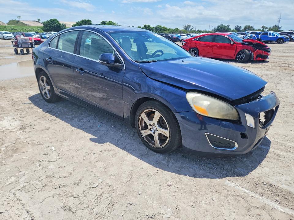 2012 Volvo VIN YV1622FS1C2081750 COPART salvage auction — FRONT END, Fl - Cert Of Title Slvg Rebuildable, sold $250 on 2026-07-14 (photo 4)