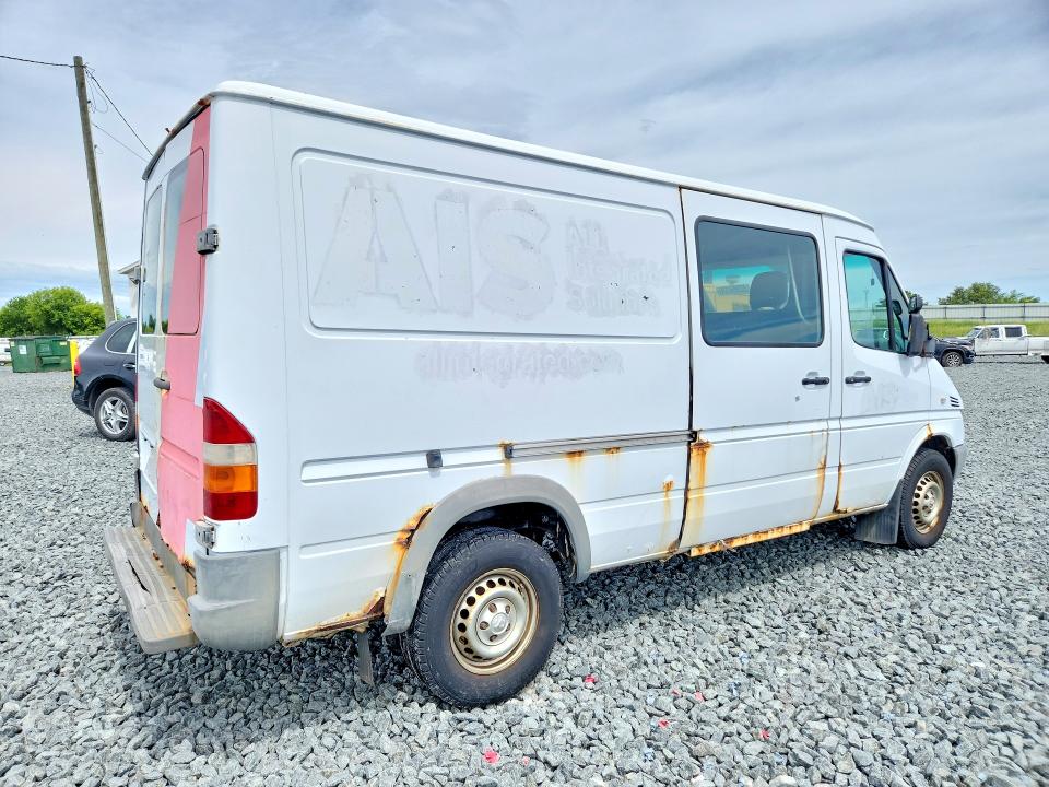 2005 Dodge Sprinter VIN WD0PD644955785705 COPART salvage auction — NORMAL WEAR, Mi - Certificate Of Title, sold $950 on 2026-07-15 (photo 3)
