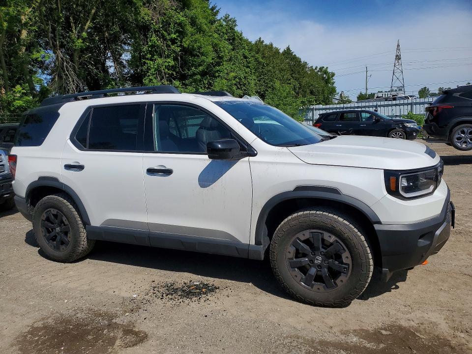 2026 Honda Passport VIN 5FNYF9H82TB502983 COPART salvage auction — ROOF, On - Permit Irrepairable, sold $9,800 on 2026-07-28 (photo 4)