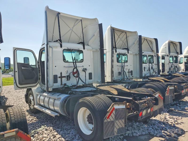 2017 Kenworth T680 VIN 1XKYAP8X9HJ171656 COPART salvage auction — MINOR DENT/SCRATCHES, IN - CERTIFICATE OF TITLE, sold $1,900 on 2026-07-07 (photo 4)