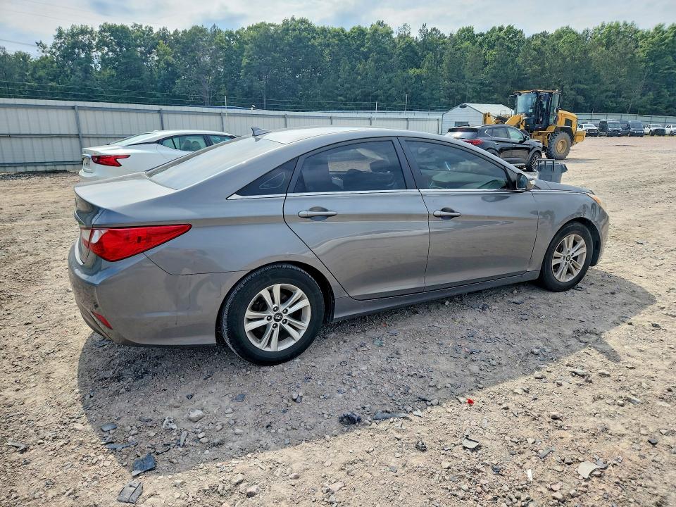 2014 Hyundai Sonata VIN 5NPEB4ACXEH922088 COPART salvage auction — SIDE, Va - Cert Of Title - Salvage, sold $425 on 2026-07-06 (photo 3)