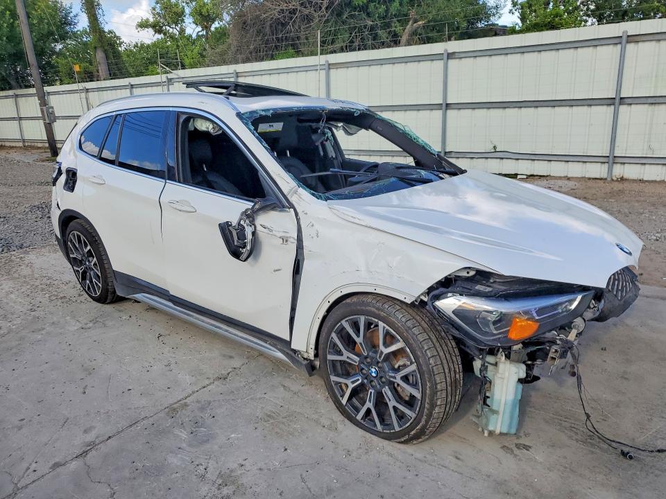 2021 BMW X1 VIN WBXJG7C0XM5T74003 COPART salvage auction — ROLLOVER, Tx - Salvage Vehicle Title, sold $1,550 on 2026-07-28 (photo 4)