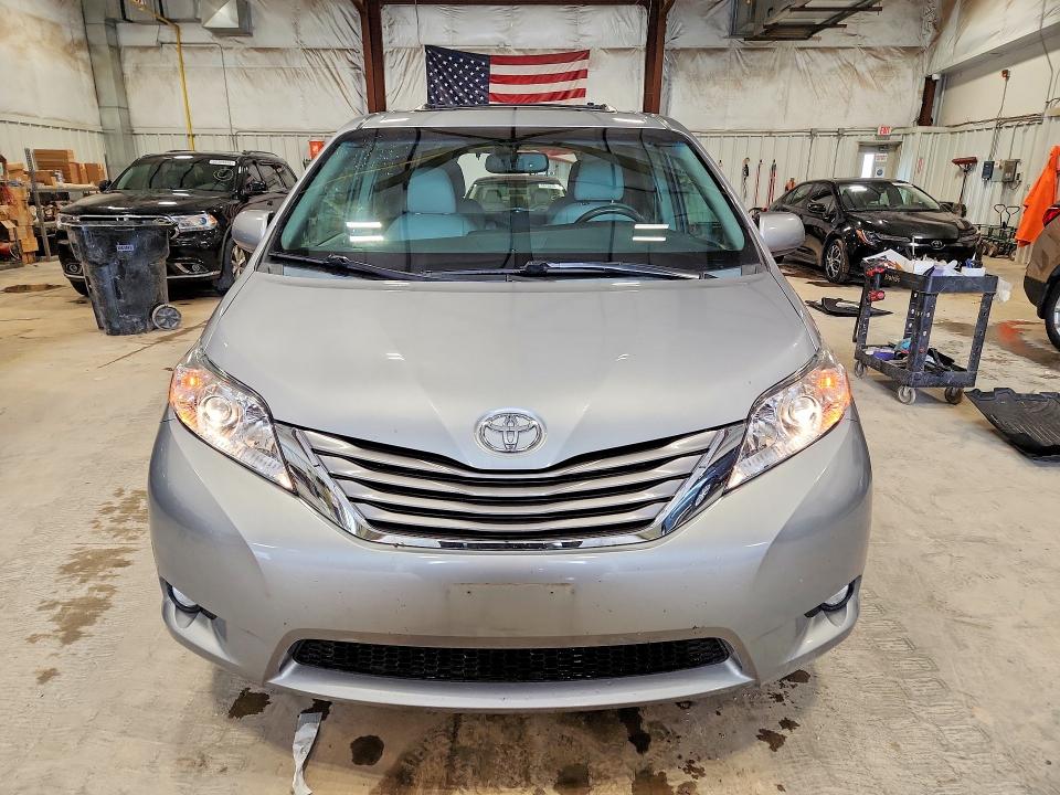2015 Toyota Sienna VIN 5TDDK3DCXFS100193 COPART salvage auction — REAR END, Wi - Certificate Of Title, sold $4,550 on 2026-07-08 (photo 5)