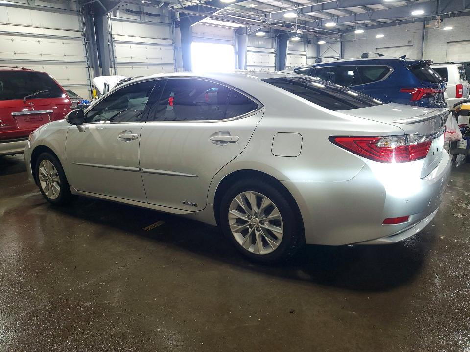 2014 Lexus VIN JTHBW1GGXE2061012 COPART salvage auction — FRONT END, Mn - Cert Of Title-Salvage, sold $375 on 2026-07-28 (photo 2)