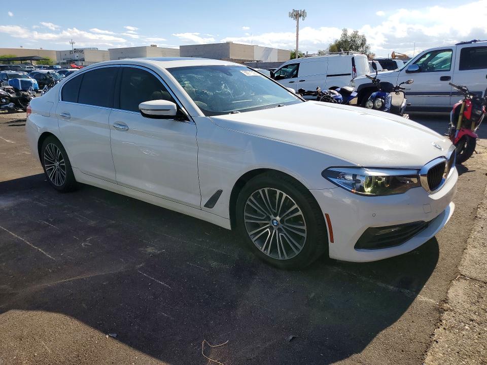 2018 BMW 5er VIN WBAJA5C59JWA36564 COPART salvage auction — MINOR DENT/SCRATCHES, Nv - Certificate Of Title (P), sold $10,100 on 2026-07-27 (photo 4)