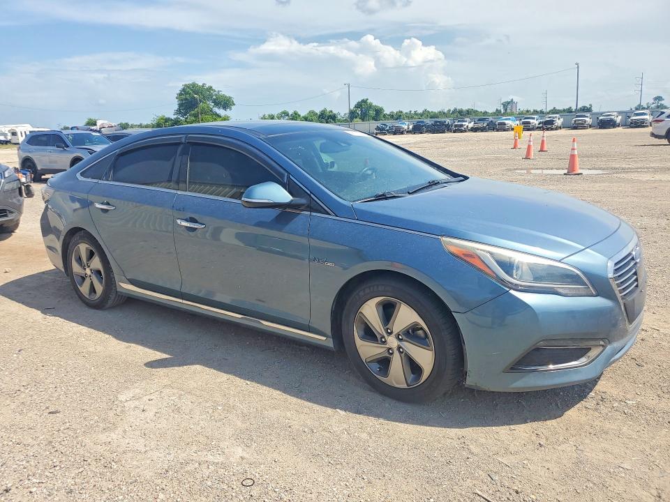 2016 Hyundai Sonata VIN KMHE34L10GA018832 COPART salvage auction — HAIL, Tx - Certificate Of Title (P), sold $5,500 on 2026-07-22 (photo 4)