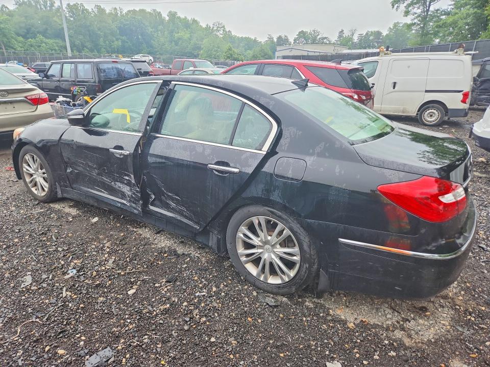 2013 Hyundai Genesis VIN KMHGC4DDXDU236773 COPART salvage auction — SIDE, Md - Cert Of Salvage > 75% Damage, sold $275 on 2026-07-24 (photo 2)