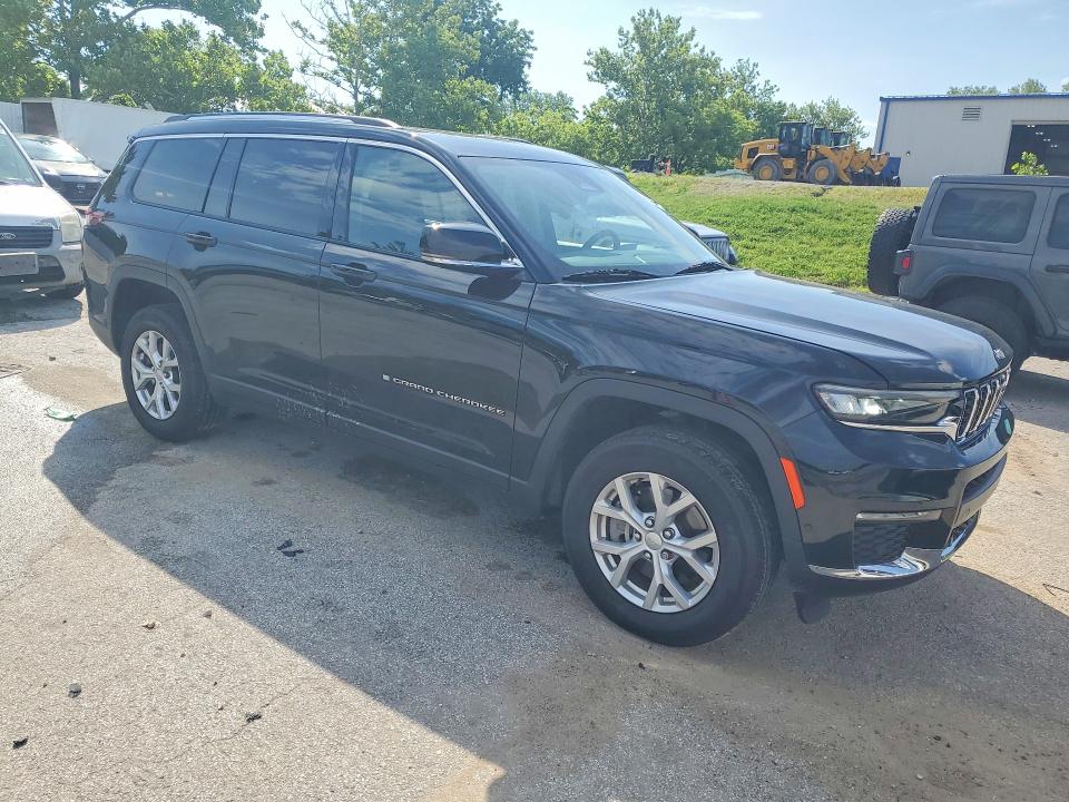 2023 Jeep Grand cherokee l VIN 1C4RJKBGXP8824822 COPART salvage auction — MINOR DENT/SCRATCHES, MO - CERTIFICATE OF TITLE, sold $26,750 on 2026-07-16 (photo 4)