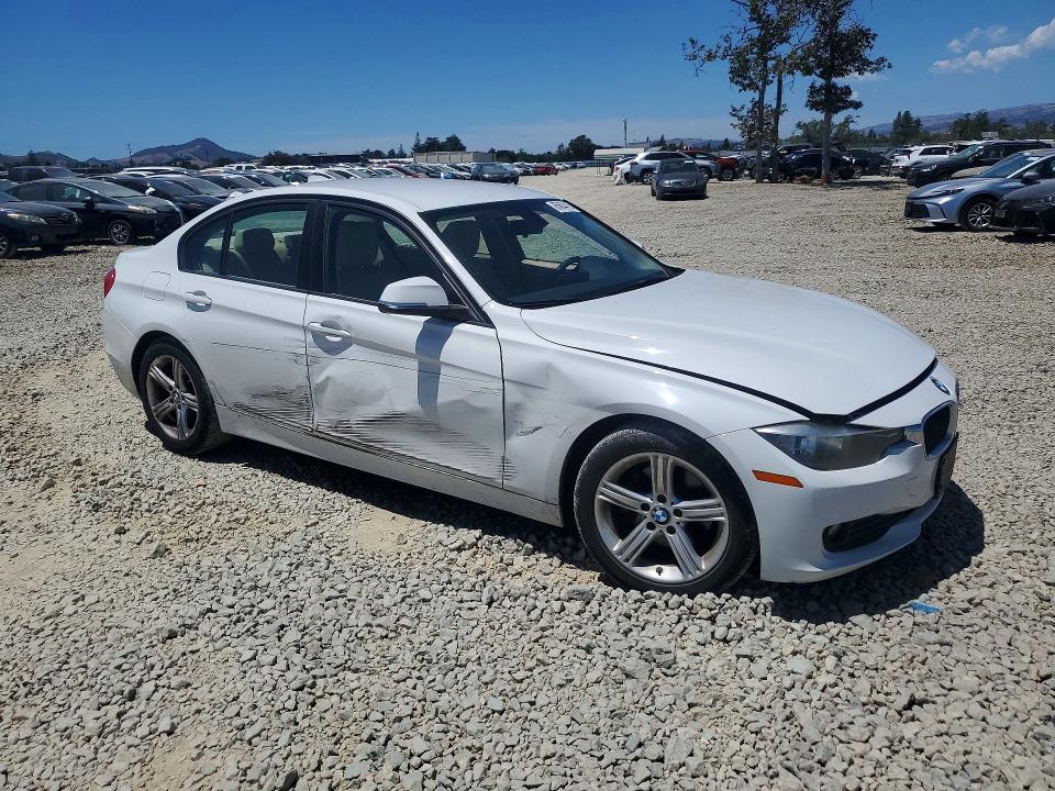 2013 BMW 3er VIN WBA3B1C50DF462207 COPART salvage auction — SIDE, Ca - Salvage Certificate, sold $1,750 on 2026-07-14 (photo 4)