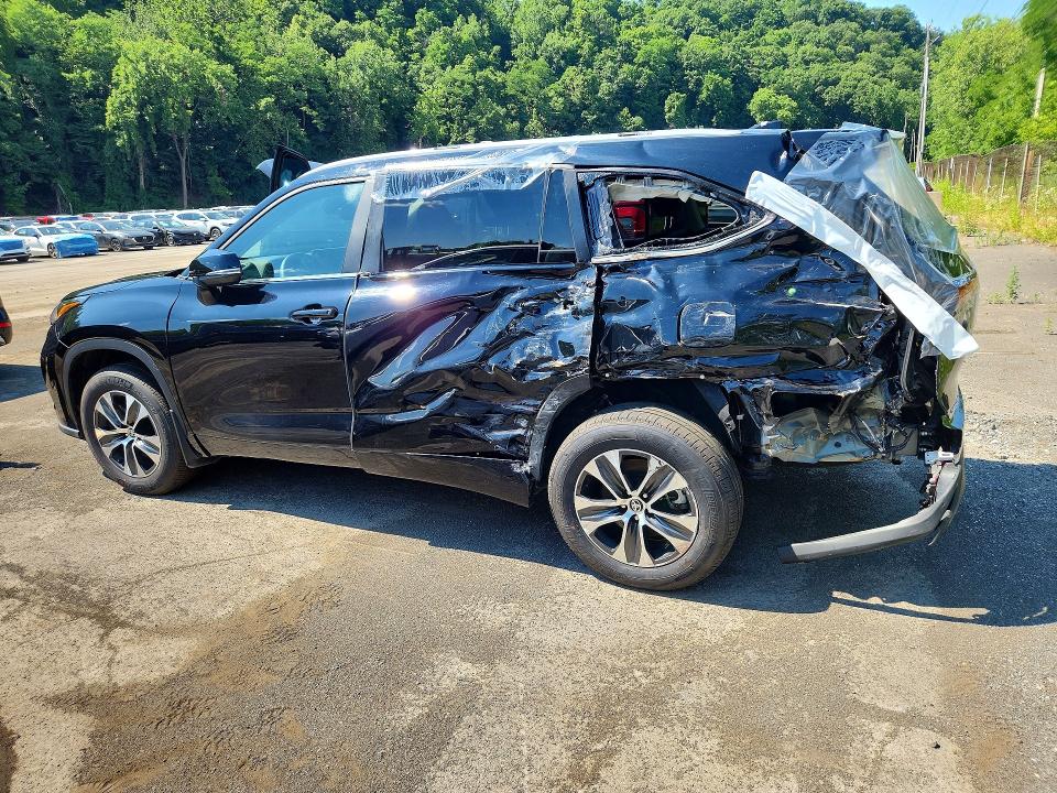 2026 Toyota Highlander VIN 5TDKDRBH5TS604200 COPART salvage auction — REAR END, Nj - Cert Of Title-Salvage, sold $17,300 on 2026-07-30 (photo 2)
