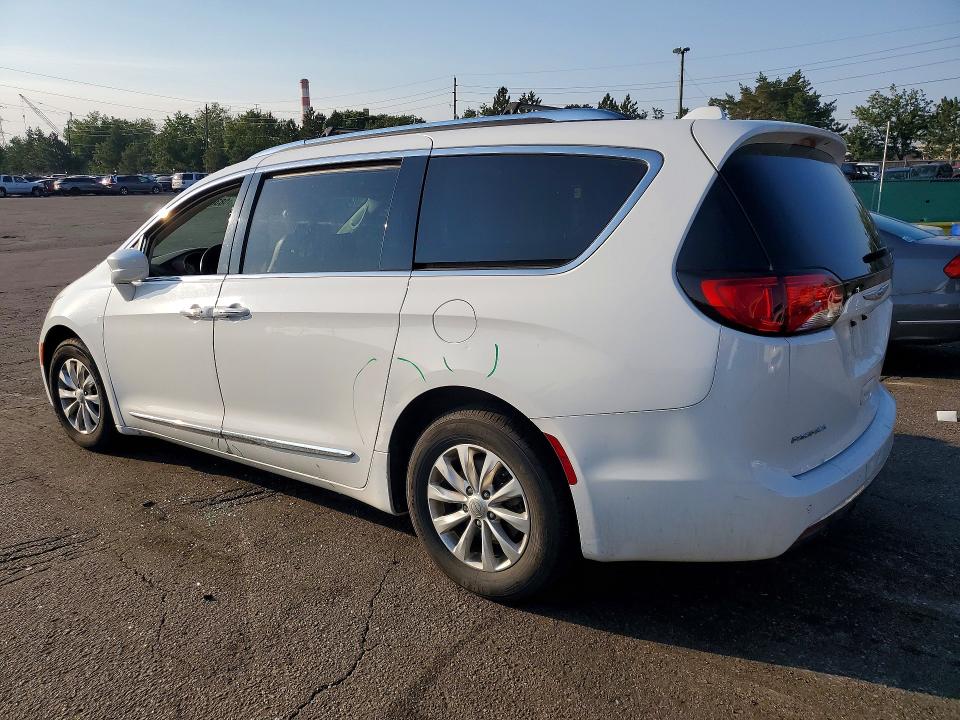 2019 Chrysler VIN 2C4RC1BG8KR560548 COPART salvage auction — SIDE, Co - Public - Salvage Title, sold $325 on 2026-10-02 (photo 2)