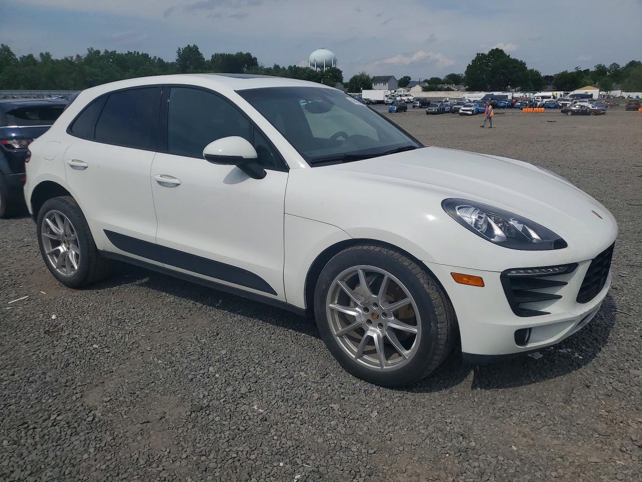 2015 Porsche Macan VIN WP1AB2A50FLB56923 COPART salvage auction — Minor Dent/Scratches, IA - CERTIFICATE OF TITLE, sold $2,900 on 2026-07-02 (photo 4)