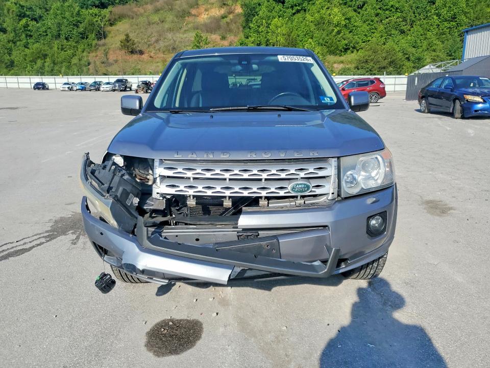 2012 Land rover Lr2 VIN SALFR2BN9CH305564 COPART salvage auction — FRONT END, Nj - Cert Of Title-Salvage, sold $225 on 2026-07-23 (photo 5)